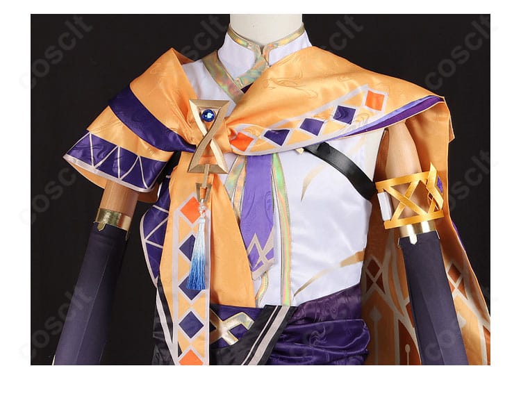 装飾パーツの接写。刺繍と金属調モチーフの質感が立体的で、写真映えする仕上がり。