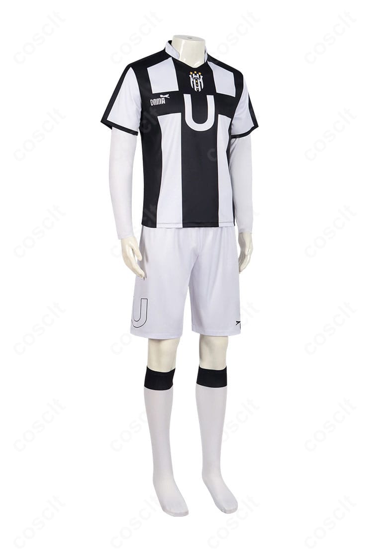 馬狼照英 コスプレ衣装の左側面。パンツのストライプと上衣のバランスをチェック可能。