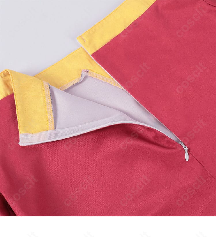 後中心ファスナーのディテール。着脱しやすさと見た目の美しさを両立した設計。