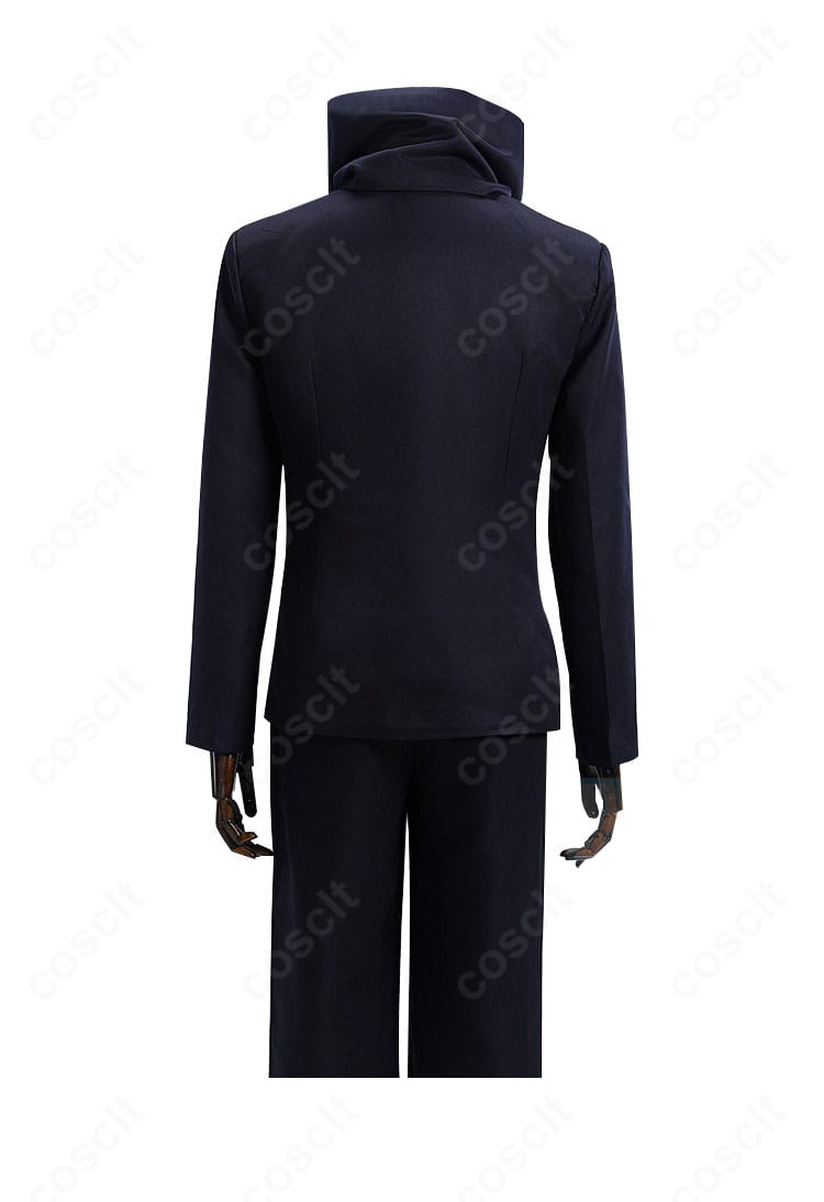 呪術廻戦 狗巻棘コスプレの背面。背中の縫製ラインとスヌードのボリューム感を確認できる角度。