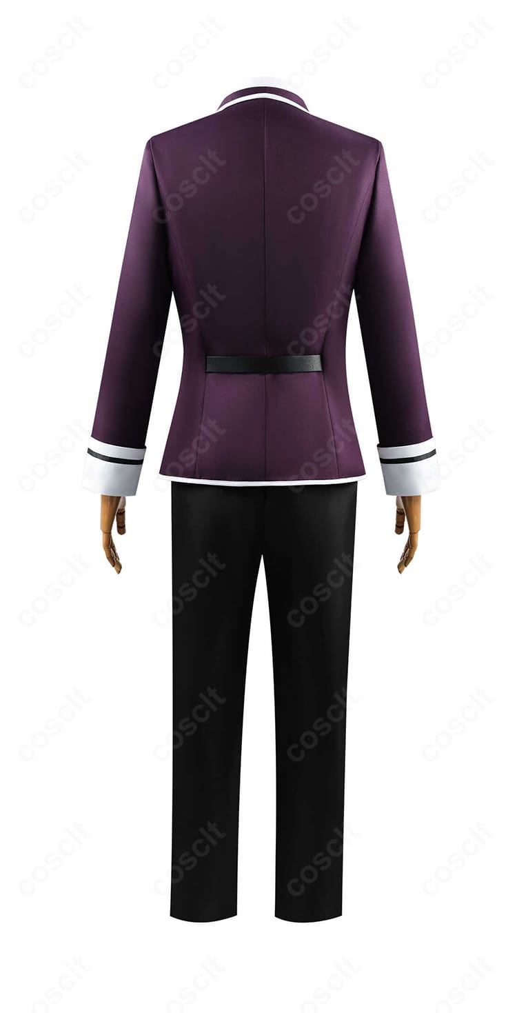 逆巻アヤト 学園制服コスプレの背面。背中心のライン取りと裾の落ち感を再現。