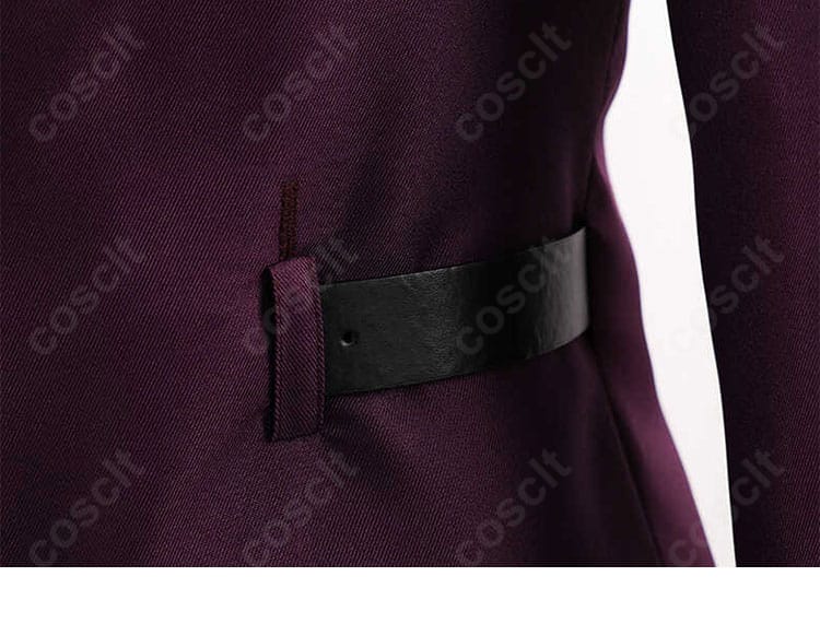 逆巻アヤト 学園制服の腰部ディテール。ベルトの位置とブレザー裾のバランスが分かる。