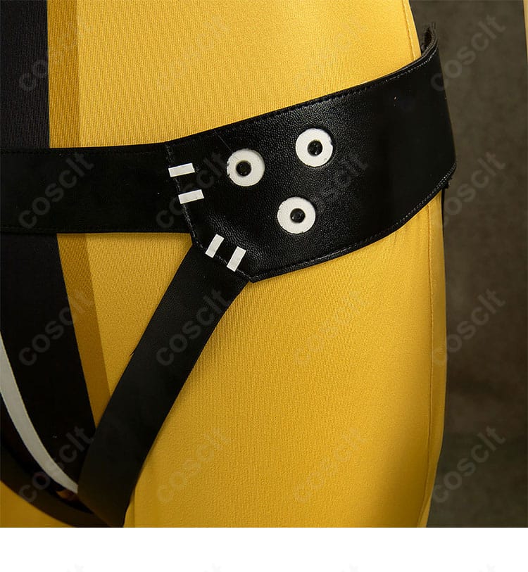 腰帯装飾の全景。ベルトの成形と質感、サイズ調整パーツの配置が分かる。