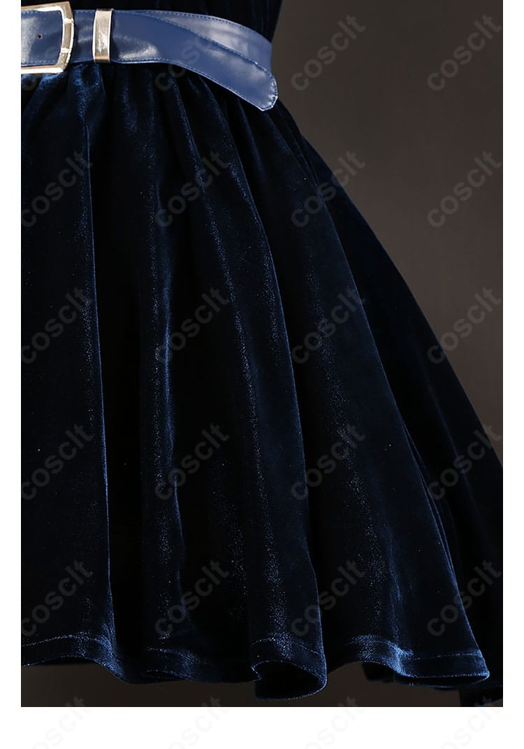 スカート裾の装飾ディテール。落ち着いた色味でステージ映えするヘムデザイン。