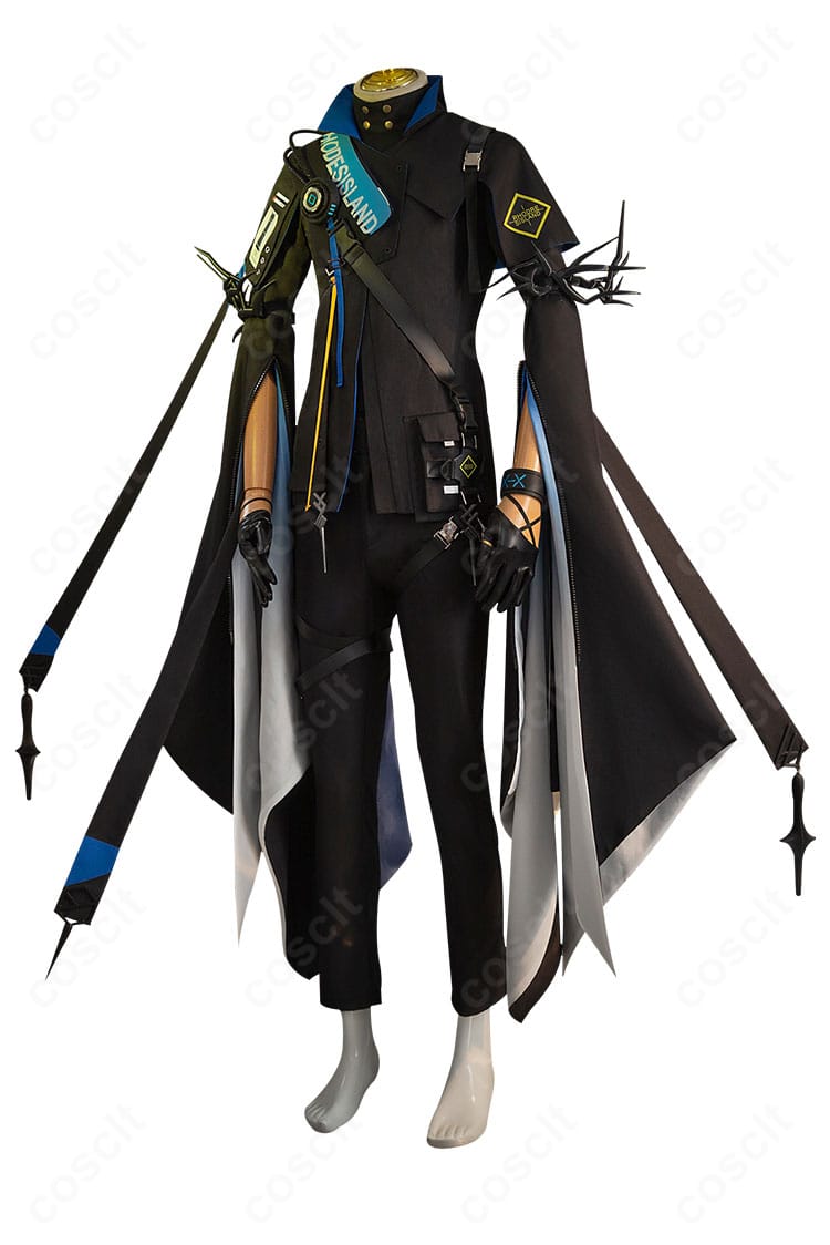 ロゴス衣装のサイドビュー。ロングコートの落ち感と全体シルエット、装飾位置のバランスが分かる一枚。