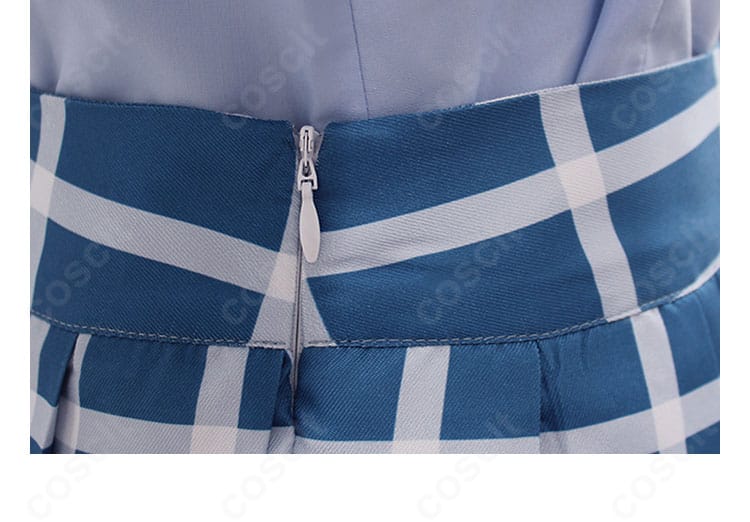 近江彼方 夏制服コスプレのスカートチェーン装飾。上品なアクセントとしての輝きを表現