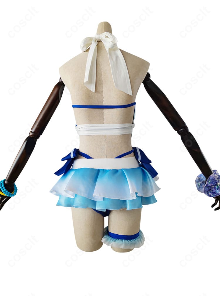 ラブライブ!絢瀬絵里 水着コスプレの背面。安定感のある留め位置と背面シルエットの美しさが分かる角度。