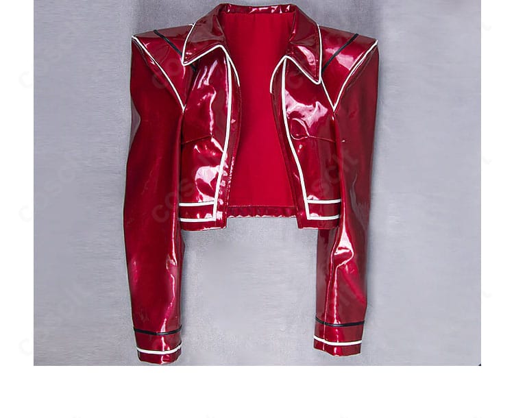 コート素材の質感アップ。表地の発色と裏地の滑り、縫い代処理で耐久性を高めた仕上がり。