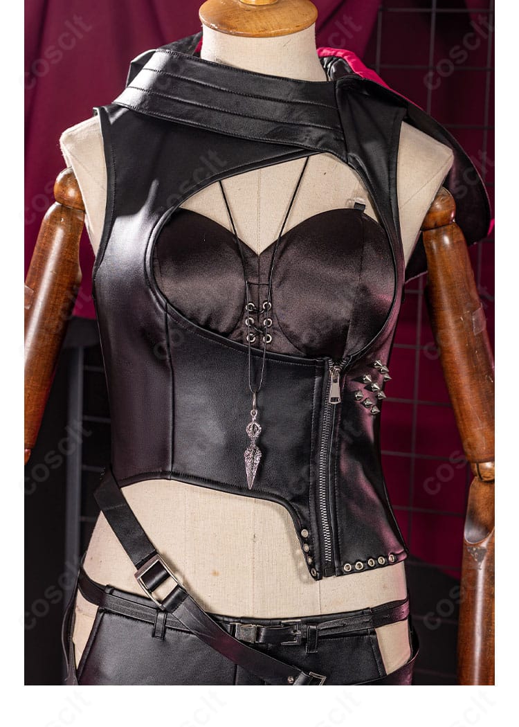 インナー(チューブトップ+ベスト)の正面ディテール。重ね着のバランスを表示。