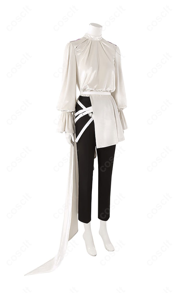 ALIEN STAGE ルカ衣装のサイドビュー。トップスのラインとパンツのストレートシルエットがスタイリッシュに映る角度