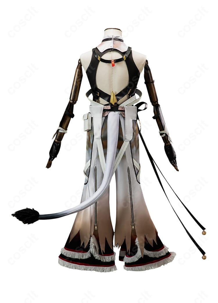 鳴潮 凌陽コスプレ衣装の背面。背中パネルとベルトコンポーネントの配置が映る画像。