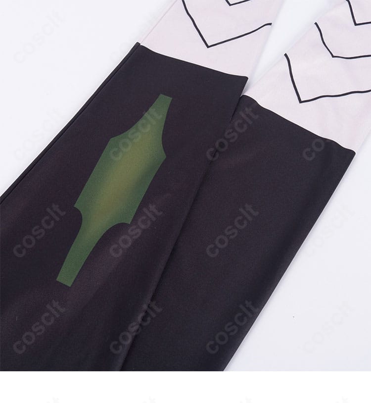 袖パーツの装飾アップ。段差構成とラインでバトルスーツらしい硬質感を表現。