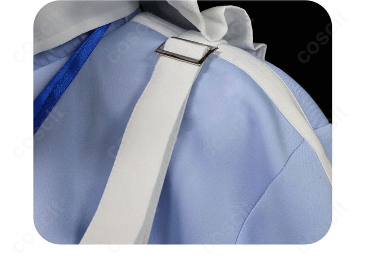 肩・袖パーツの装飾ディテール。段差のある立体デザインで写真映えを高める宝多六花コスプレ衣装の特徴。