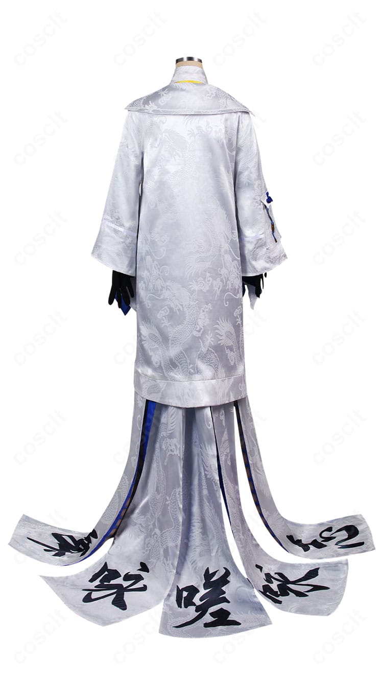 アークナイツ リン衣装の背面。コートのライン、背面装飾、ベルト位置など再現ポイントを明確に示す写真