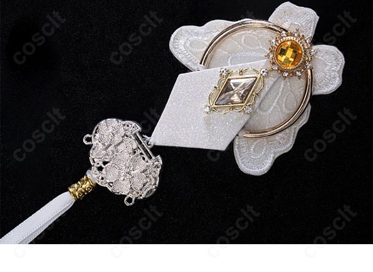 髪飾り全体のディテール、留め具と装飾の配置