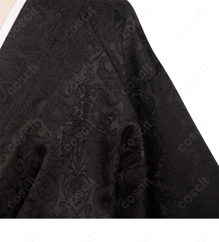 FF14 夜鶴胴着コスプレ衣装の袖口ディテール。刺繍柄と端処理の美しさをクローズアップ。