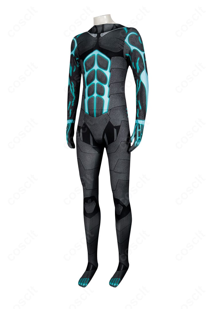 日比野カフカ衣装の側面。サイドラインと装飾配置のディテールを強調