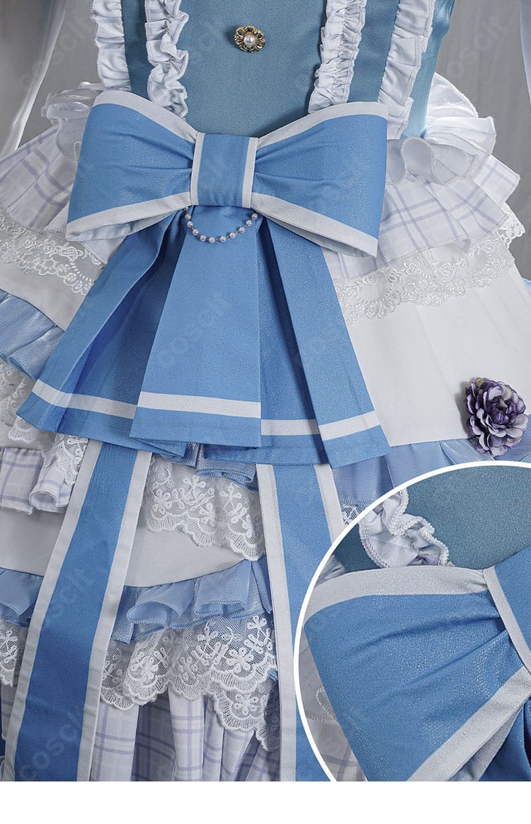 エマ・ウッズ衣装の腰蝶結びアップ。立体的なリボン造形で背面シルエットを華やかに演出。