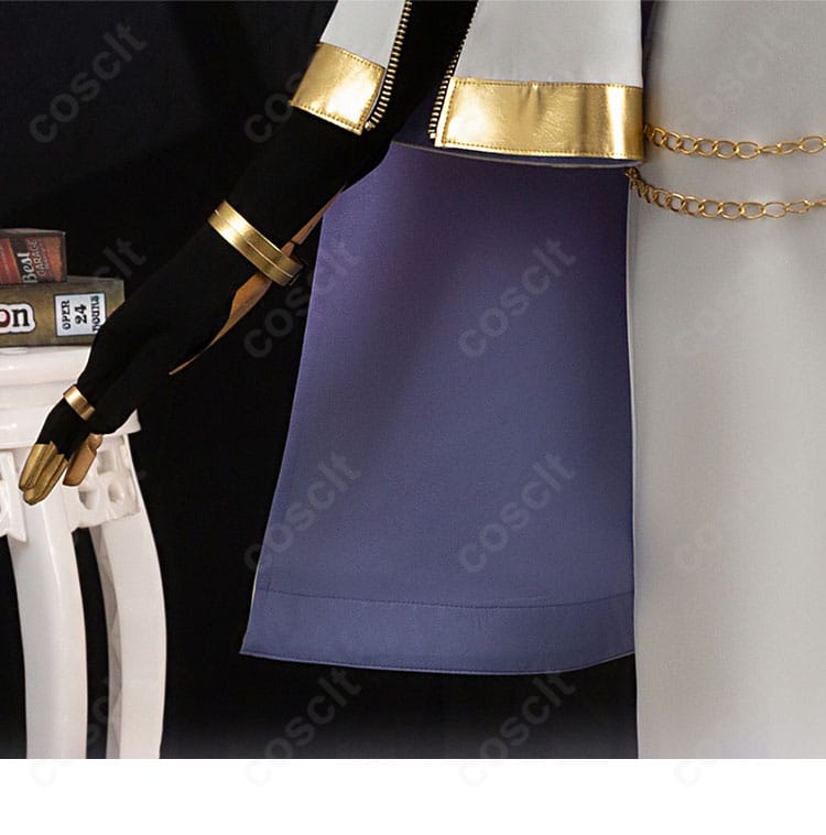 袖口ディテール。カフの形状と装飾パーツの質感が分かるクローズアップ