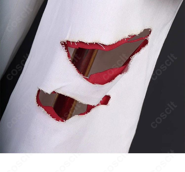 パンツ裾の意匠とライン取りを確認できるスタイル重視のクローズアップ