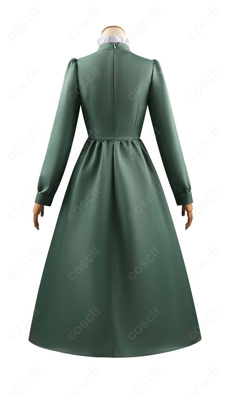 ソフィー・ハッター コスプレ衣装の背面。背中のラインとスカートの落ち感が美しく収まる仕上がり