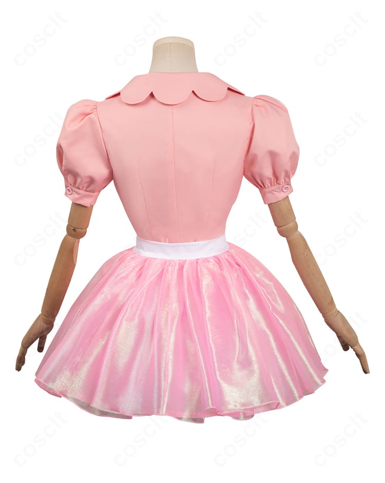 バービー コスプレ衣装の背面図。後ろ姿のシルエットとスカートの落ち感、アクセサリー位置を示す画像。