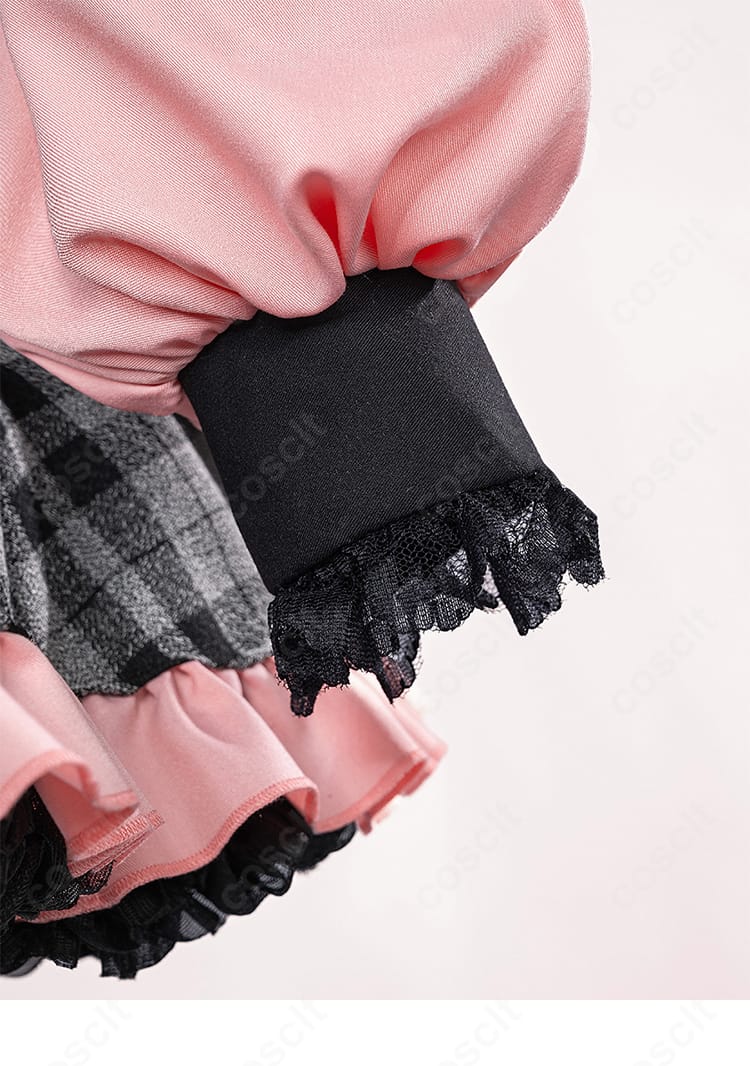 袖口デザインの拡大写真。カフスの装飾ポイントとステッチワークを丁寧に表現。