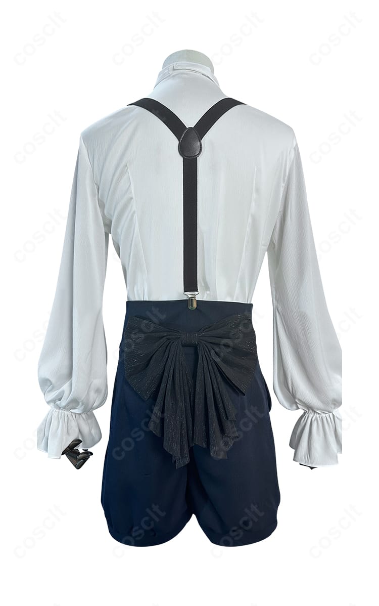 背面全体のビュー。サスペンダーの通し方と背面装飾の配置が見えるアングル。