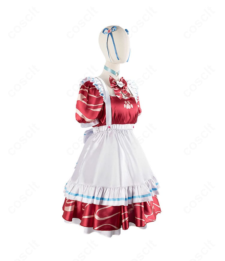 赤見かるび メイド服の側面ビュー。スカートの広がりとシルエット、袖口のデザインが分かる画像。