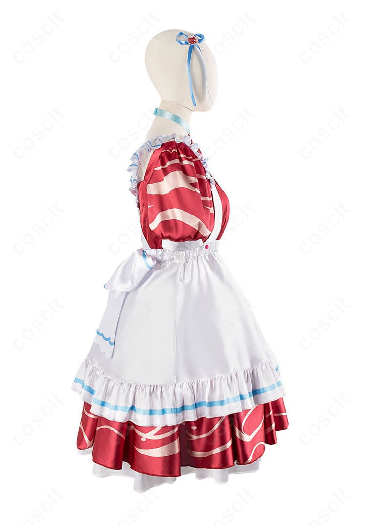 赤見かるび メイド服の右側ディテール。袖や胸元の装飾、刺繍風アクセントの質感を見せた接写。