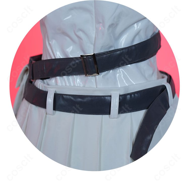 ホロライブ ReGLOSS 轟はじめ コスプレ衣装の腰帯装飾クローズアップ。金具とストラップの質感、配色コントラストを精緻に再現。