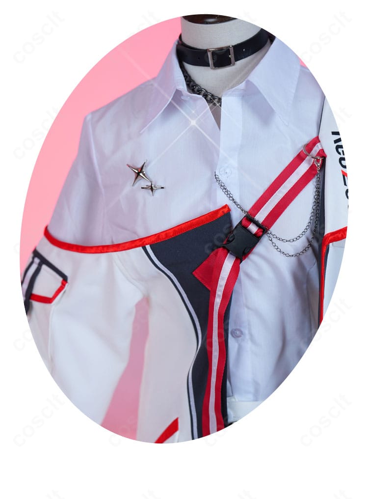 火威青 コスプレの襟元デザイン。チョーカーとネックラインの精巧な作りを強調したアップショット。