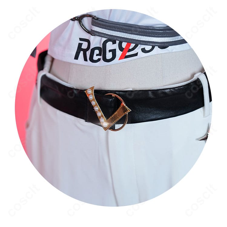 一条莉々華コスプレ衣装の腰帯装飾ディテール。ベルト位置とチェーンの取り回し、ポーチ装着の再現性を示す。