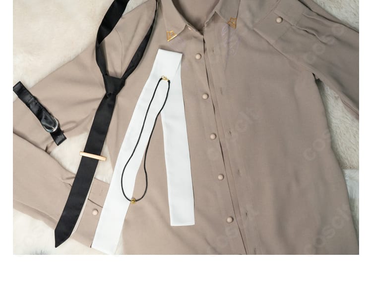 ネクタイとネックレス風ディテールの別角度。キャラクターの雰囲気に沿った首元演出。