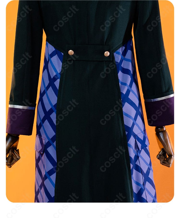 背面ディテールの近接。背中の切り替え線とセンターベントのラインで再現度を示す画像