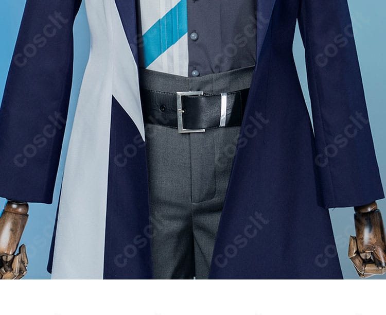 腰ベルトの装飾ディテール。バックルの質感と位置バランスでクールな印象を強調。