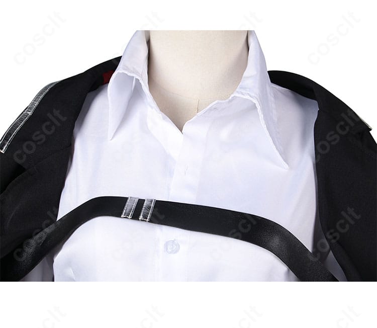 良秀 コスプレ衣装の襟元ディテール。刺繍と前立ての仕上げ、撮影映えする質感をクローズアップ