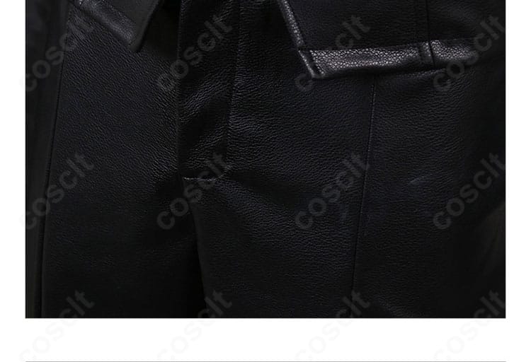 パンツのディテール。ステッチとセンタープレスのラインが分かる精巧な縫製カット。