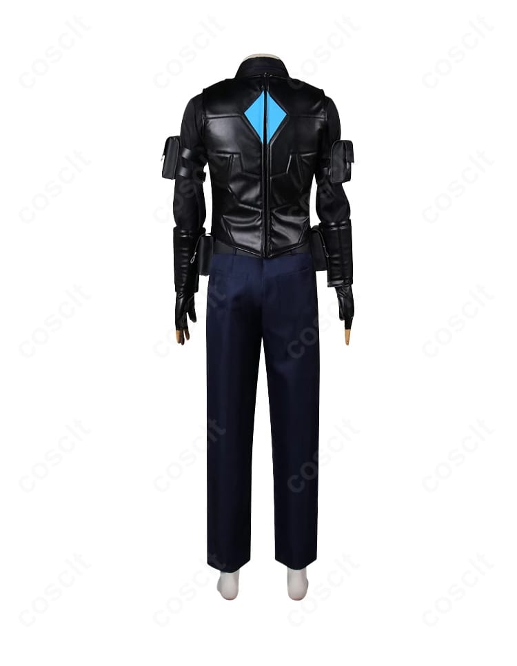 Limbus Company ホンル コスプレ衣装の背面。ベルト取り回しと背面の落ち感、シルエットの整い方をチェックできる画像。