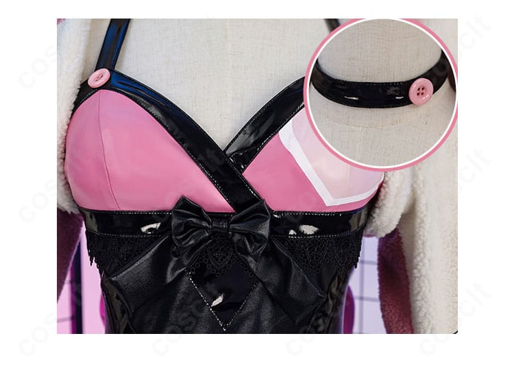 鉄拳7 ラッキー・クロエ衣装のネクタイ風装飾と胸元ディテール。チョーカー周りの作り込みとステッチが分かるカット。