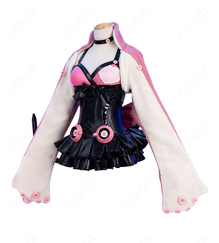 鉄拳7 ラッキー・クロエ衣装の側面画像。コートのライン、袖のボリューム、腰飾りの位置関係が見える構図。