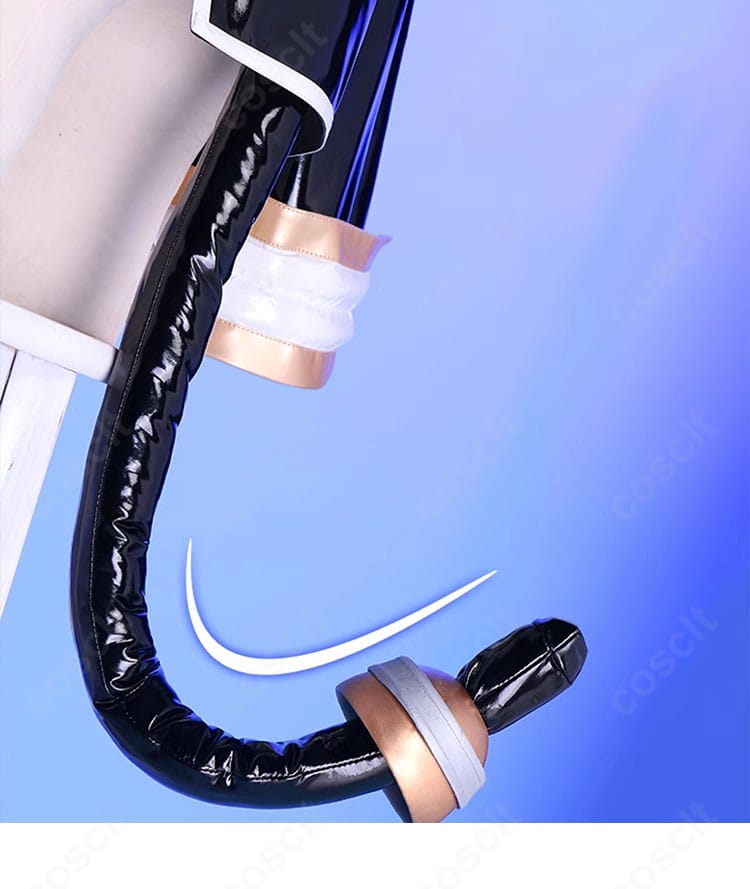 尻尾飾りのアップ。ボリューム感とリアルな質感、衣装全体とのバランスを分かりやすく表現。