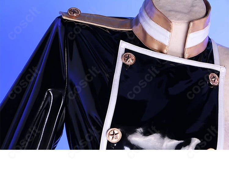 襟元ディテールの近接写真。装飾パーツの配置と縫製の整い、キャラクターらしさを強調するデザイン。