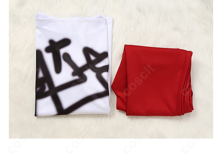 セット内容一式のレイアウト画像。Tシャツとズボンの2点構成で、同梱物を視覚的に確認できる。