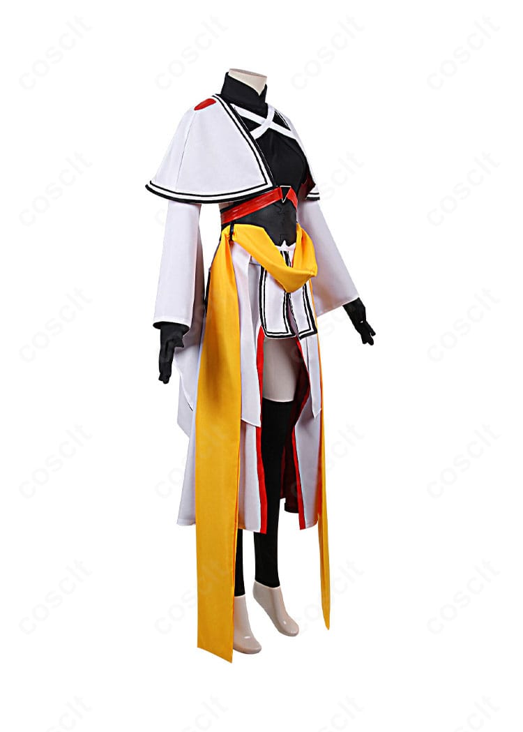 Fate/Grand Order 長尾景虎 コスプレ衣装の側面。ショールの落ち感とスカートのラインが映える角度。