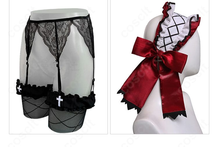 ストッキングとヘアアクセの詳細。コーデ全体のセクシーさと統一感を演出