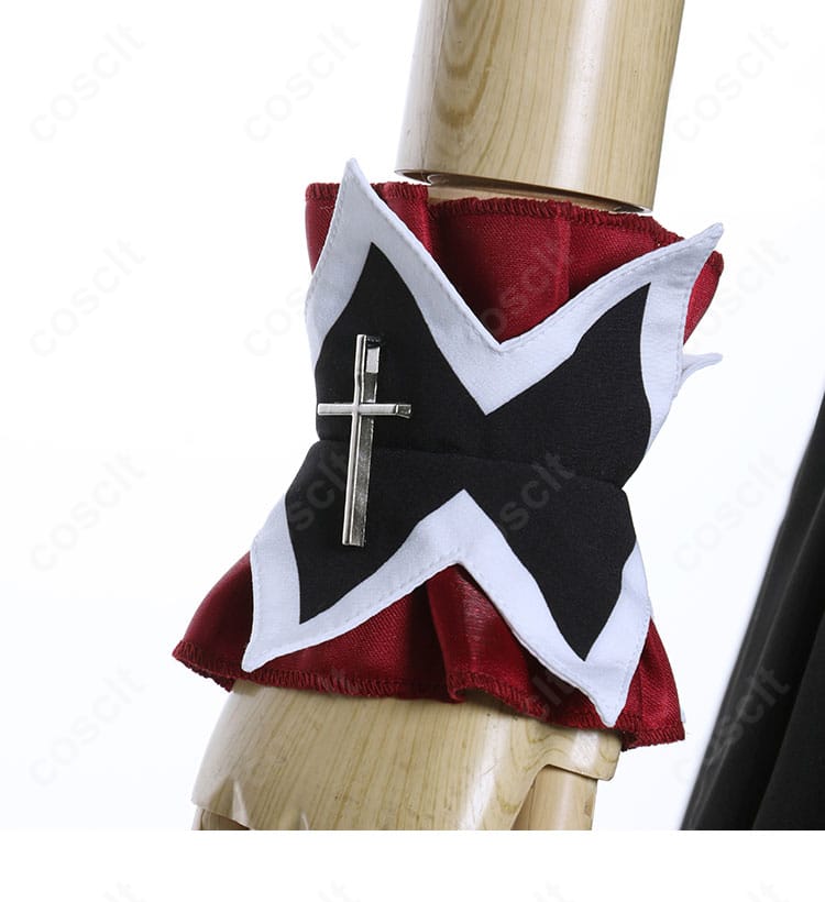 手首飾りの質感とレースワークを示す詳細写真。小物まで高再現