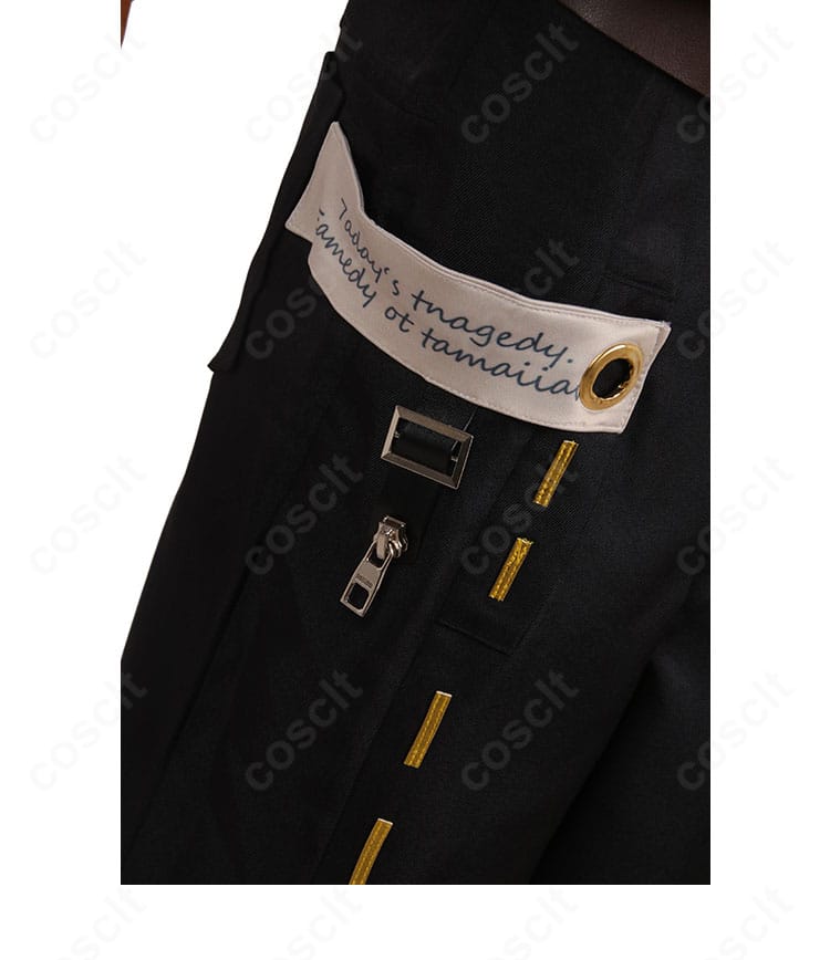 パンツのレッグ装飾。ライン取りと生地感で動きのあるシルエットを表現したギルティギア衣装の脚部。