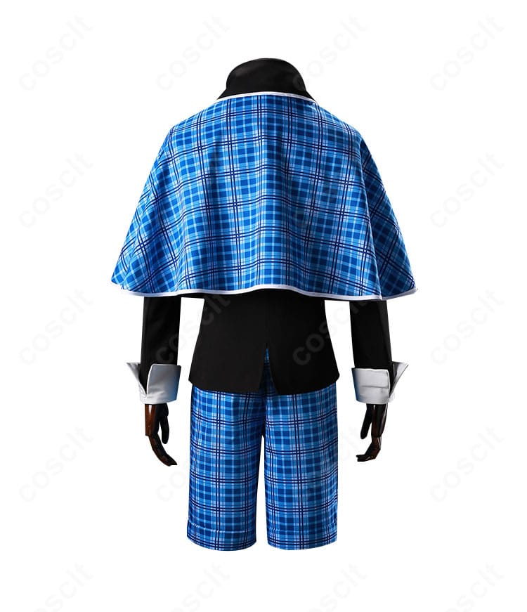 商品背面:マントの長さと背面の落ち感、コート背面シームの再現まで見える後ろ姿