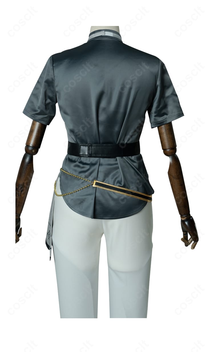 インナー半袖シャツの背面ディテール。背ヨークと装飾の配置、縫製の整いを示す【コスプレ衣装】のクローズアップ。